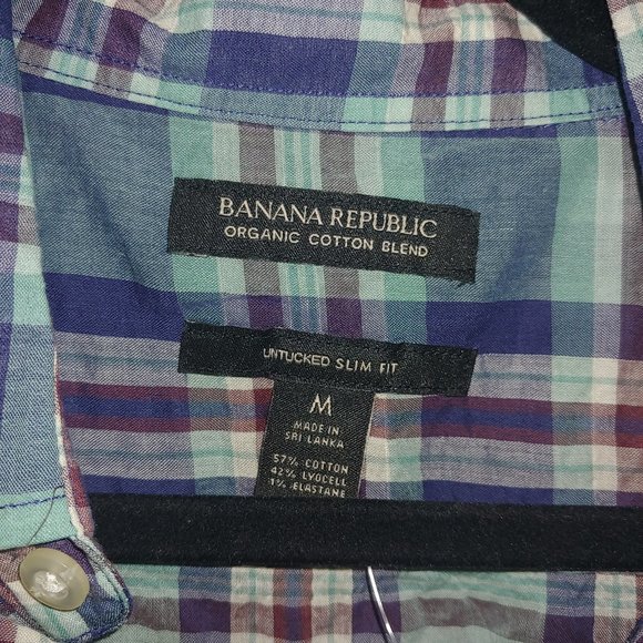 Banana Republic - Brand New -Untucked Slim - 57% Cottn, 42% Lyocell, 1% Elastane - Picture 4 of 5